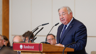 Foto: Gérard Larcher, Präsident des französischen Senats bei seiner Festrede Foto: Gérard Larcher, Präsident des französischen Senats bei seiner Festrede